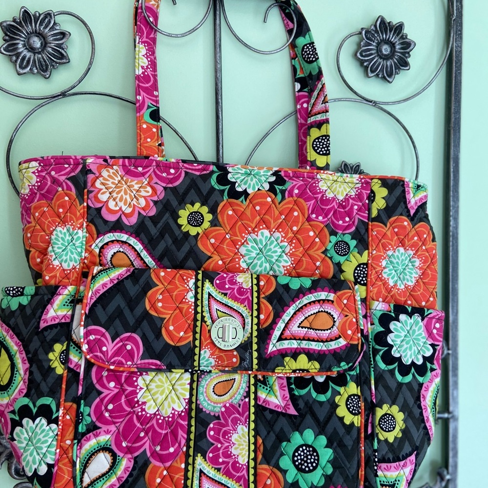 Vera Bradley Ziggy Zinnia pocket tote